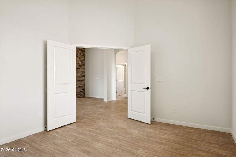 36-web-or-mls-20122-w-hazelwood-st