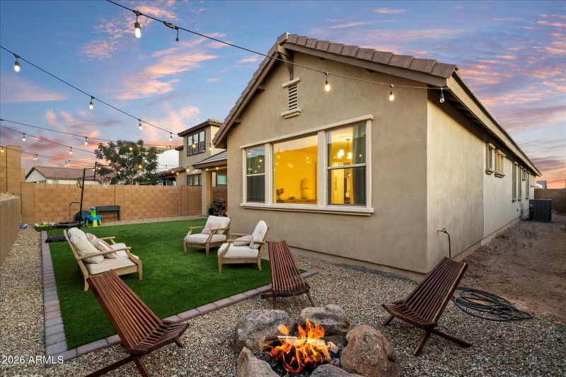 Fire Pit & Turf Lounge Area