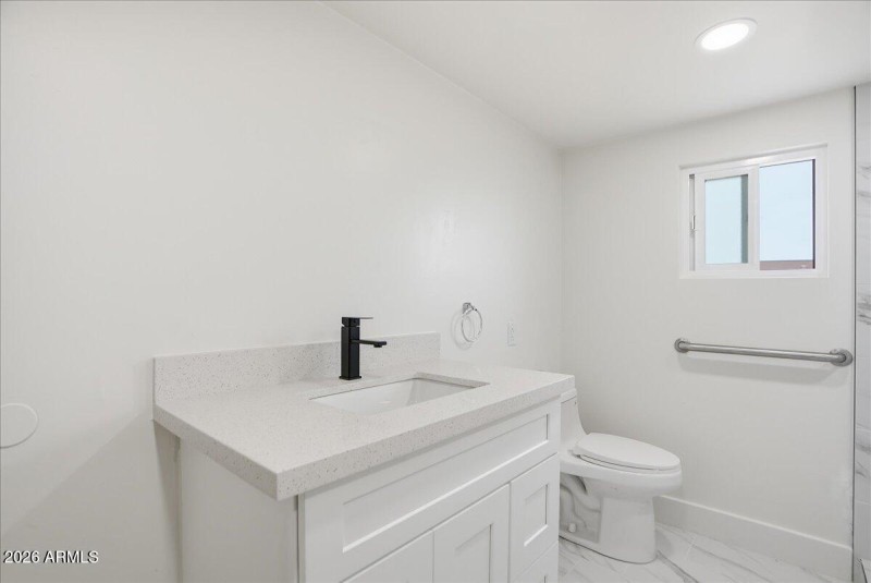 17-752 E Glade Ave_RedHogMedia