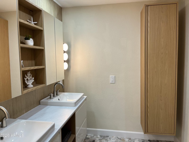 Primary Bath/Linen