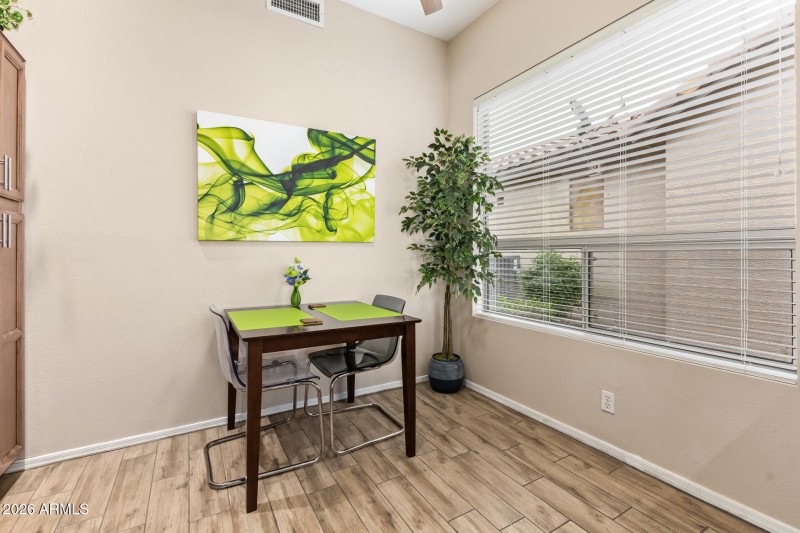29 Breakfast Nook