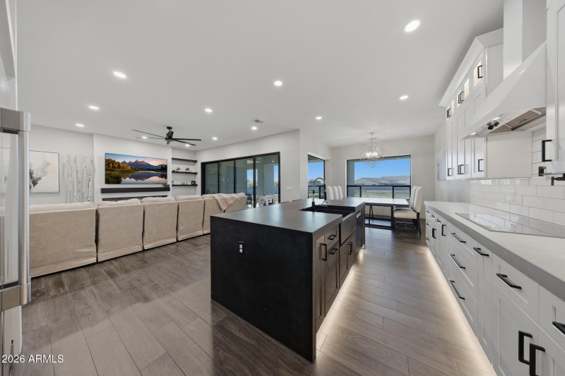 Upgraded kitchen throughout