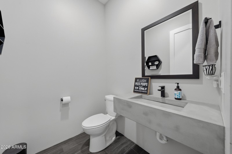 Main Bath in front entrance hallway