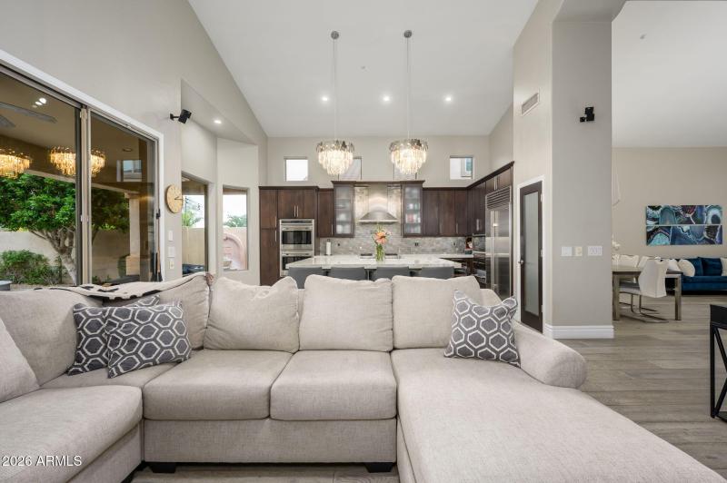 37-web-or-mls-Nestling-37