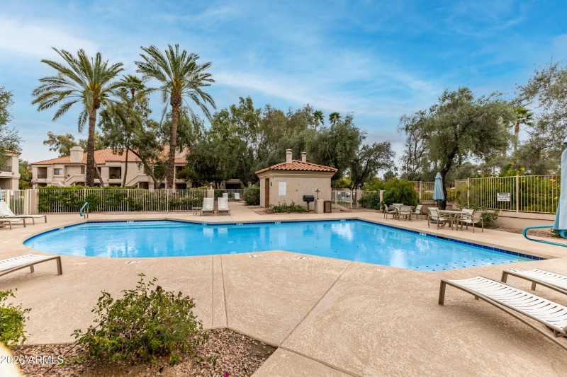 Adjacent Pool - Via Linda