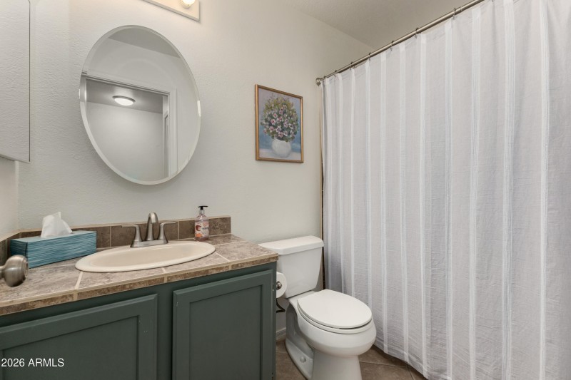Guest Bathroom 1 - Via Linda