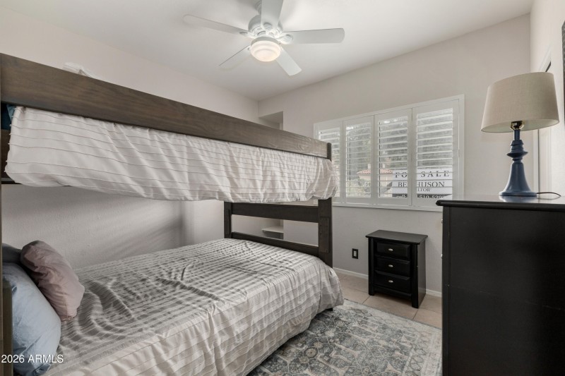 Guest Bedroom 1 - Via Linda