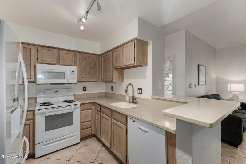 Kitchen 1 - Via Linda