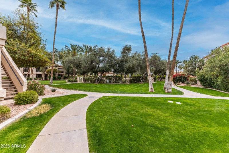 Walking Paths 2 - Via Linda