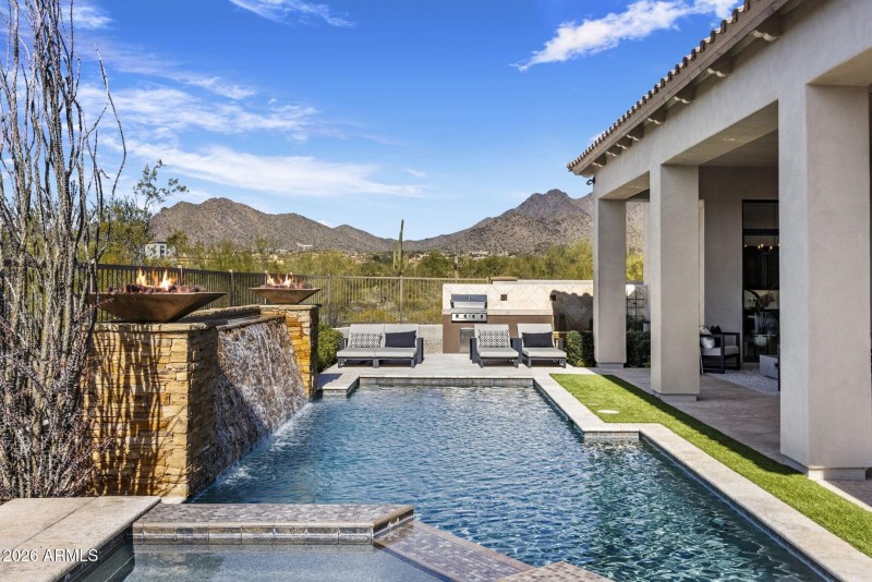 001_Pool Side-McDowell Mtn Views