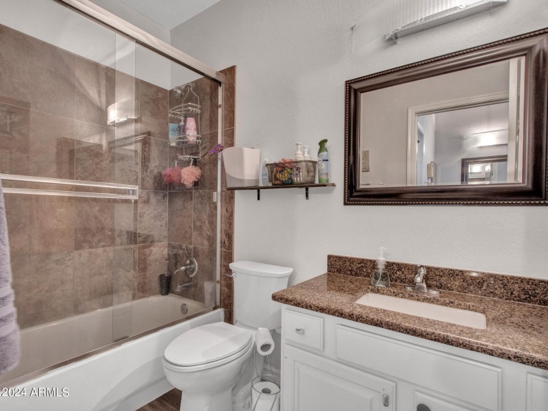 09-Master Bath (2)