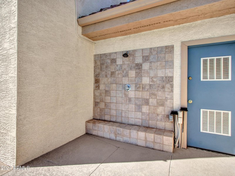16-Community Pool - Shower