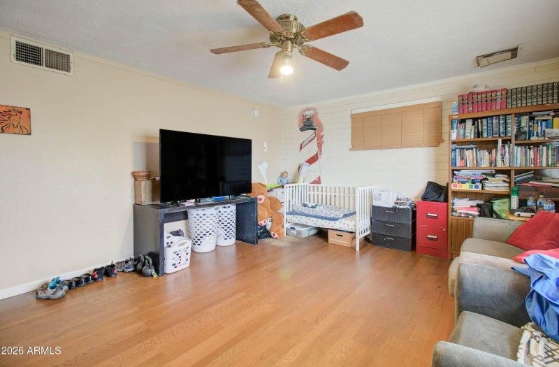317 W 1st Ave-12