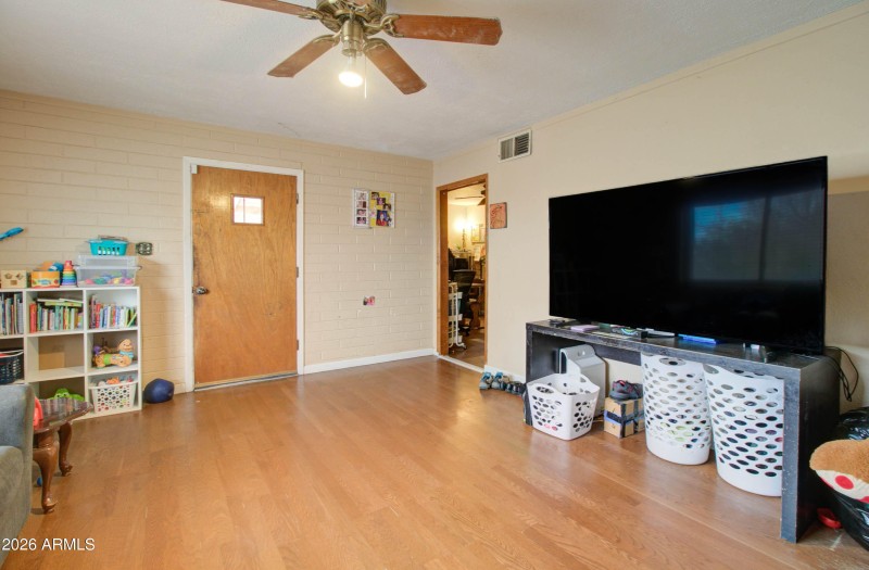 317 W 1st Ave-13