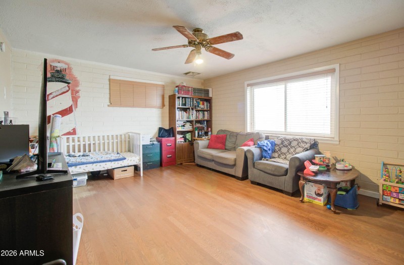 317 W 1st Ave-14