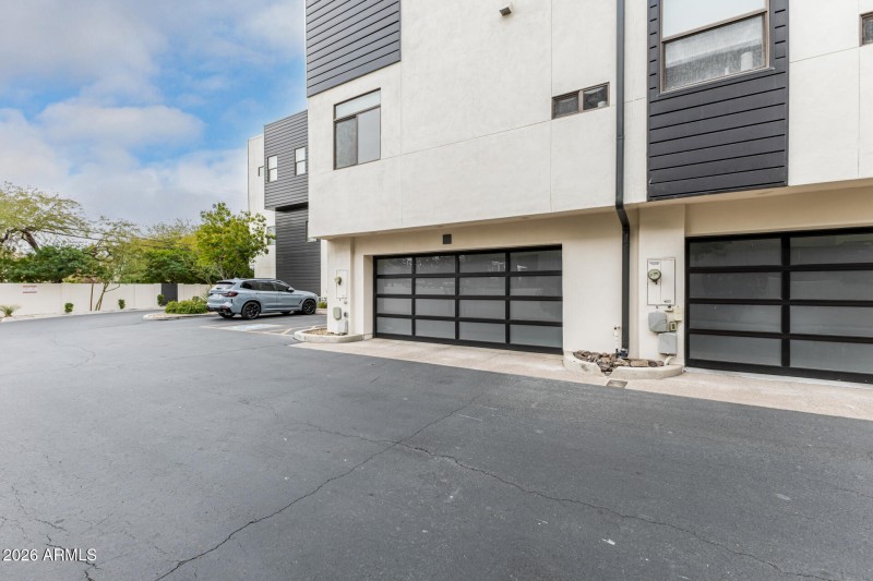 32 Coronado