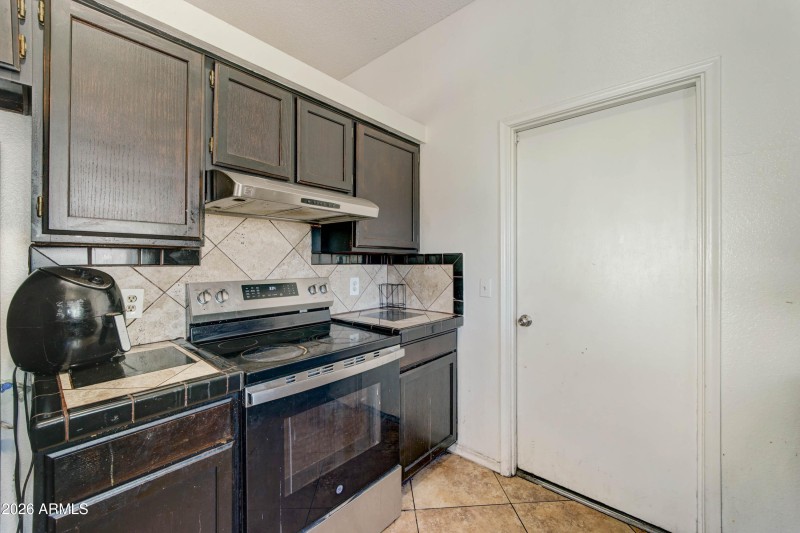 10002 W Mariposa St-5