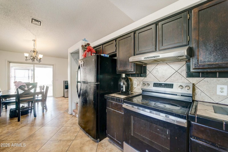 10002 W Mariposa St-6