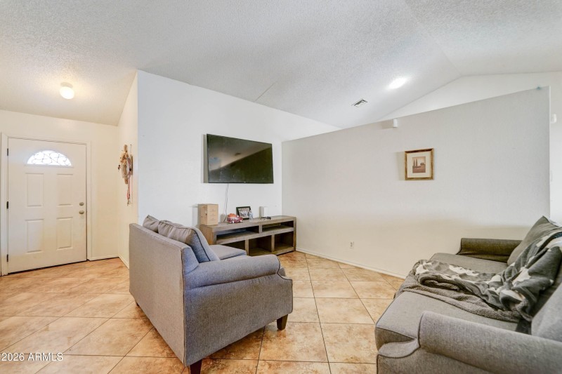 10002 W Mariposa St-8