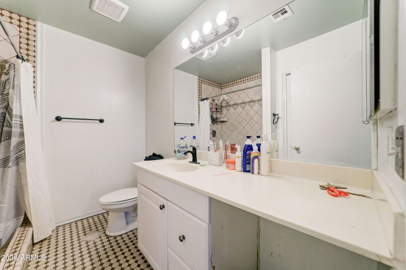 10002 W Mariposa St-15
