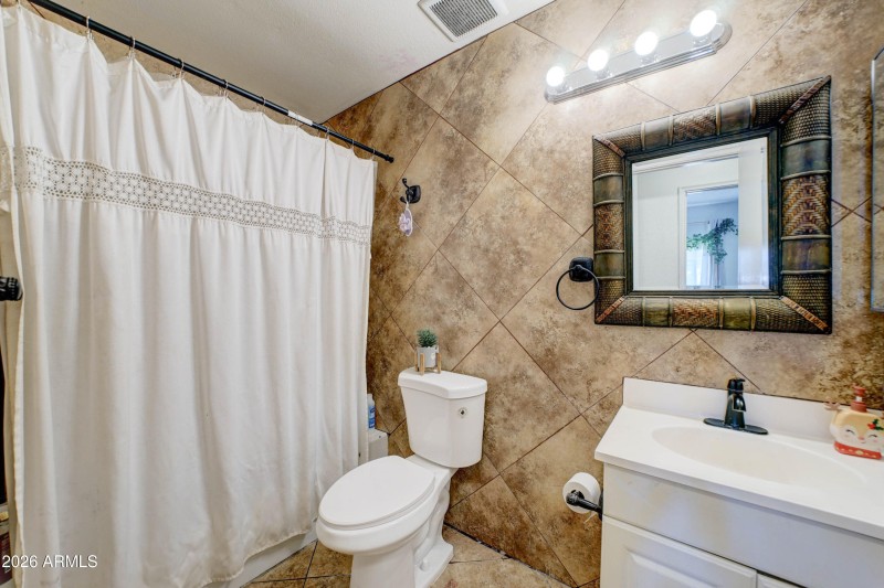 10002 W Mariposa St-21