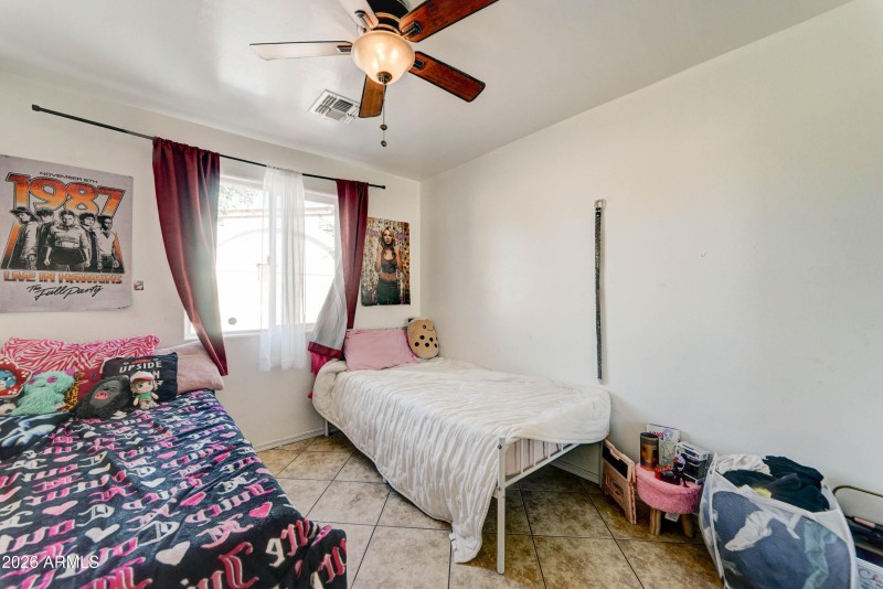 10002 W Mariposa St-24
