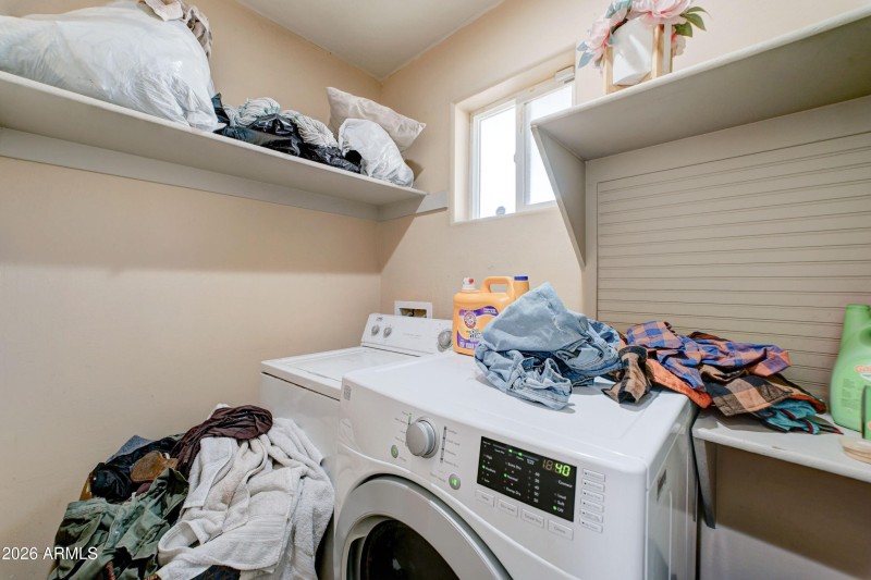 10002 W Mariposa St-27