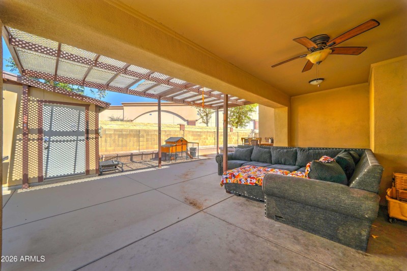 10002 W Mariposa St-28