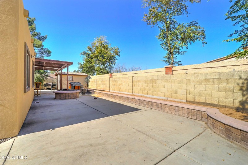 10002 W Mariposa St-30
