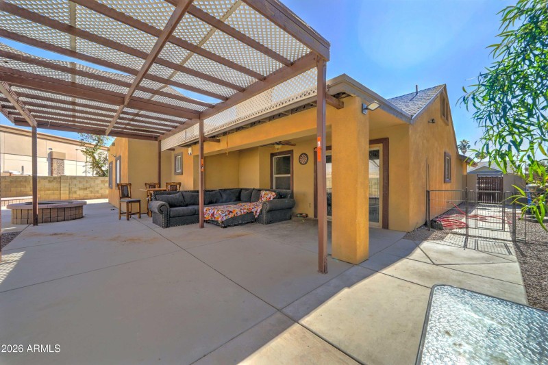 10002 W Mariposa St-32