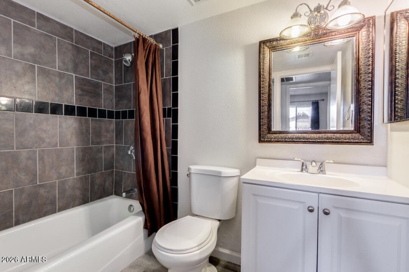 GUEST:HALL BATH