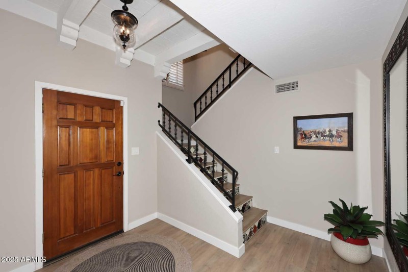 6249 - #13 - Foyer