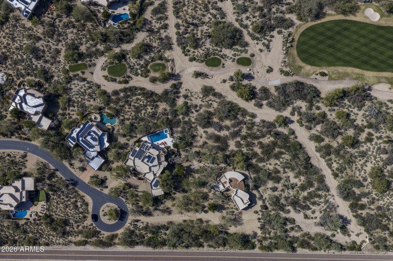 Main House & Guest House Acreage