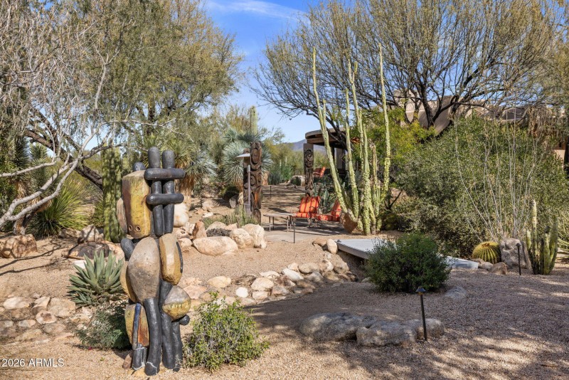2 Acre Grounds