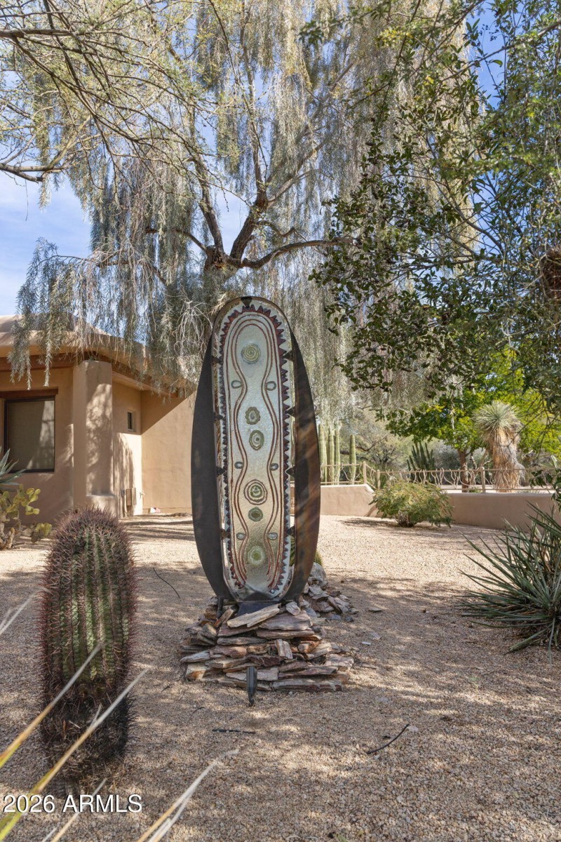 2 Acre Grounds