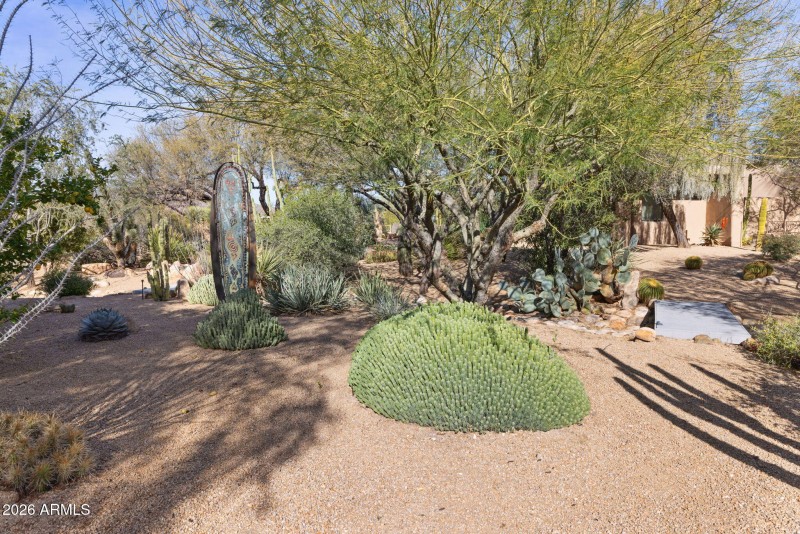 2 Acre Grounds