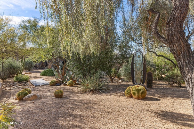 2 Acre Grounds