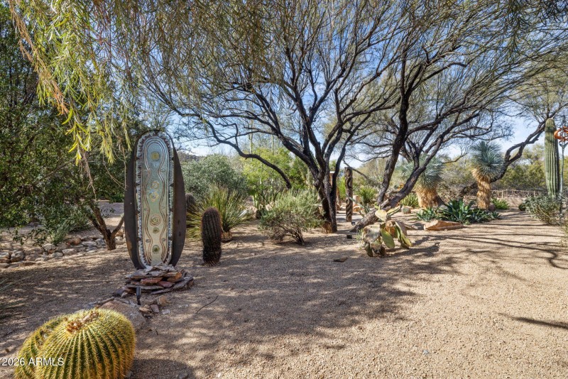 2 Acre Grounds