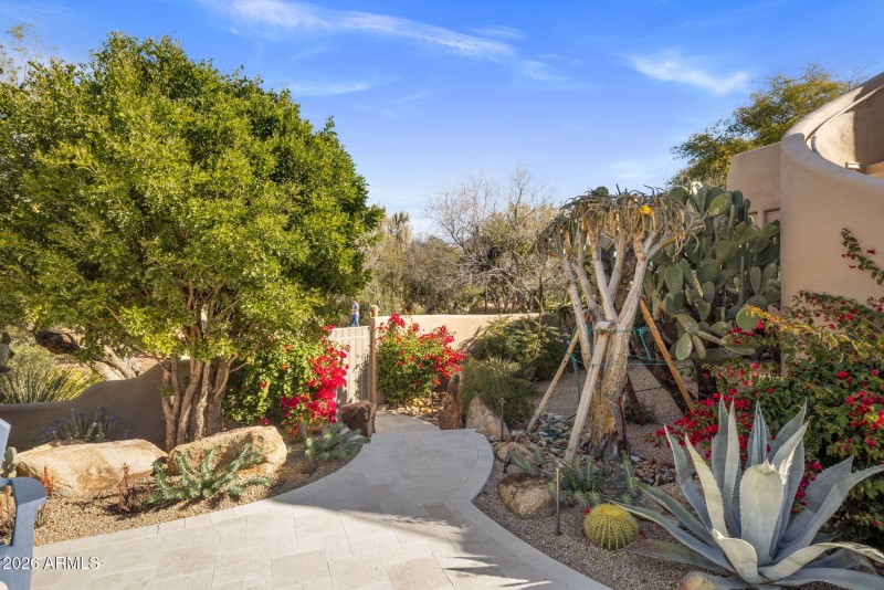 2 Acre Grounds