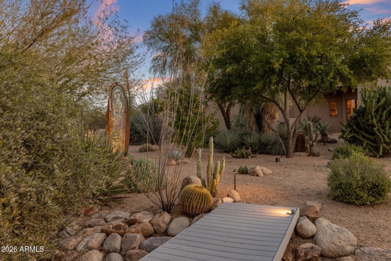 2 Acre Grounds