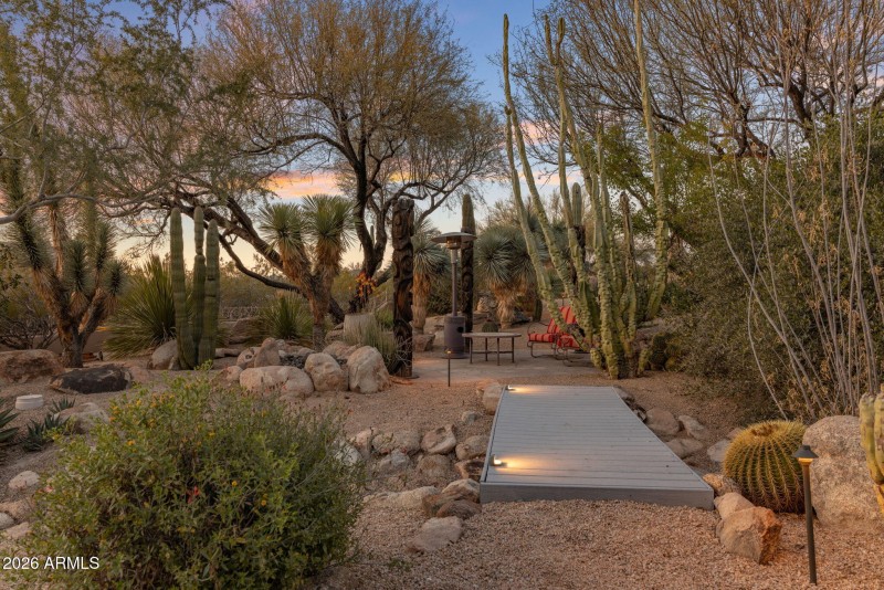 2 Acre Grounds
