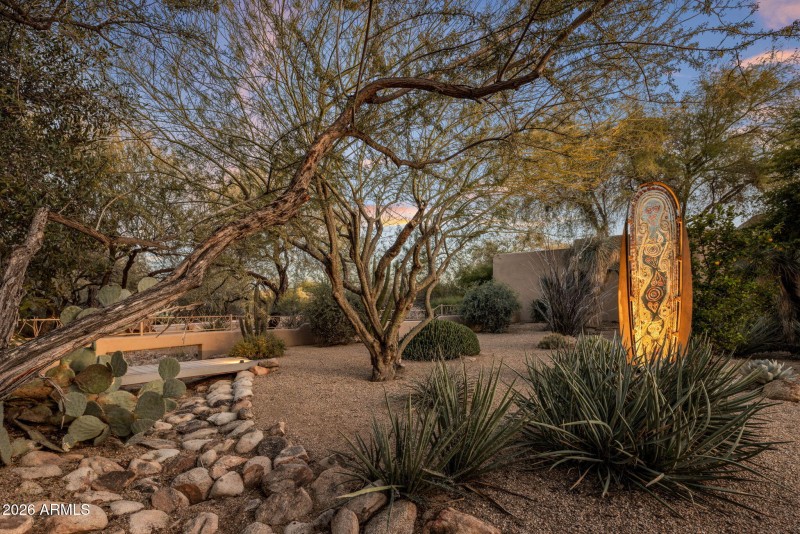 2 Acre Grounds