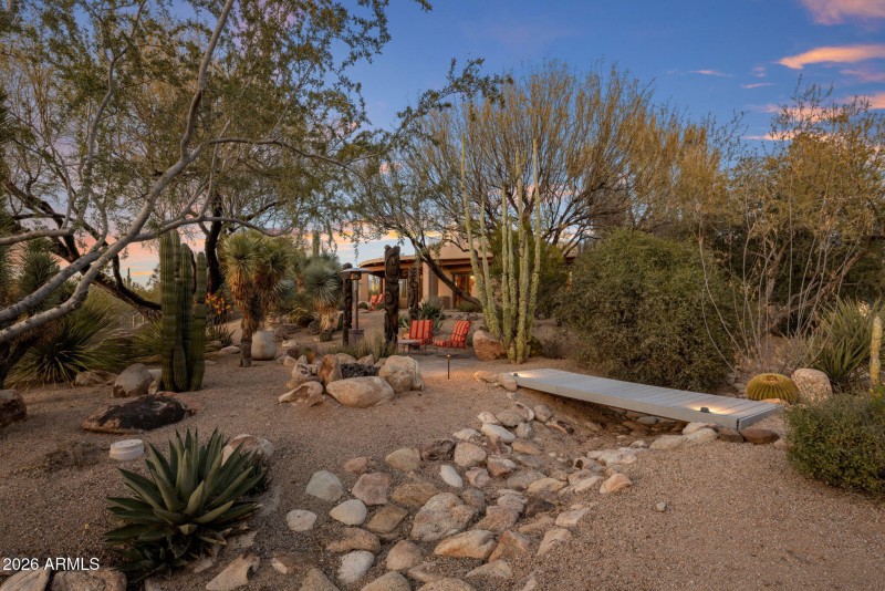 2 Acre Grounds
