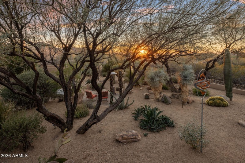 2 Acre Grounds