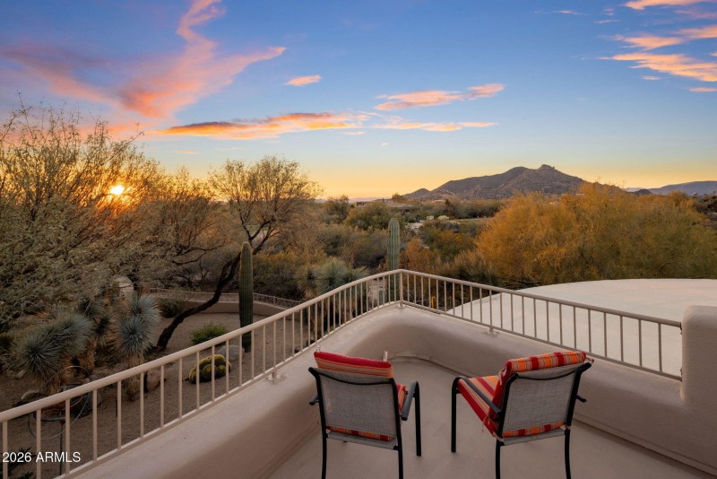 Roof Deck (Guest House)