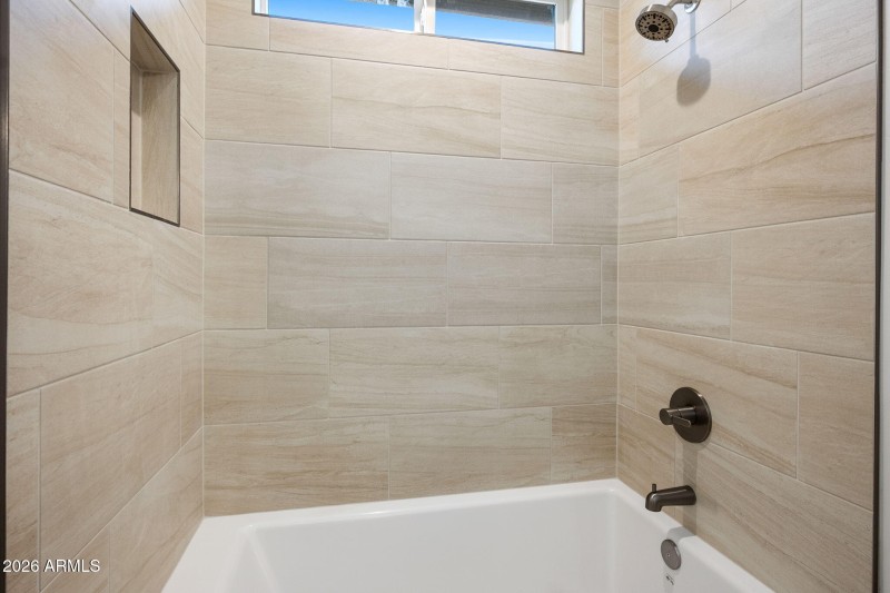 41-Bathroom 3 (2)
