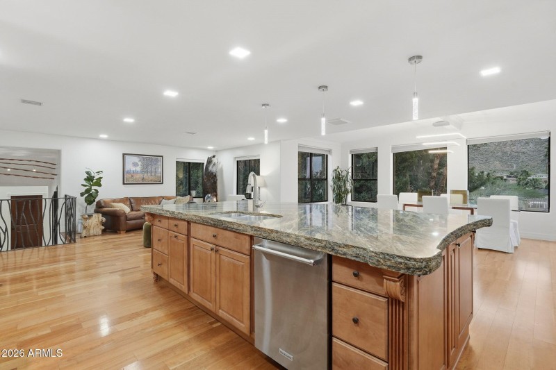 011_Kitchen
