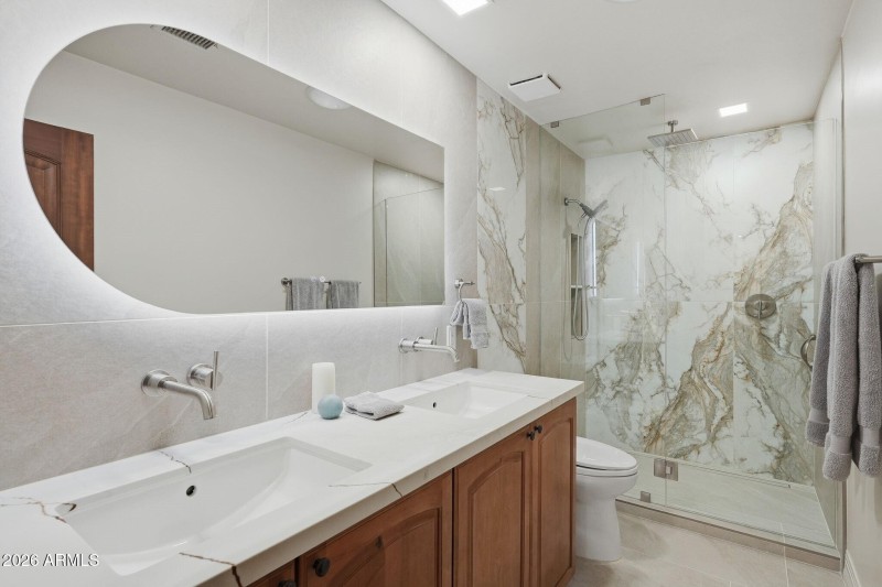 024_Guest Bathroom