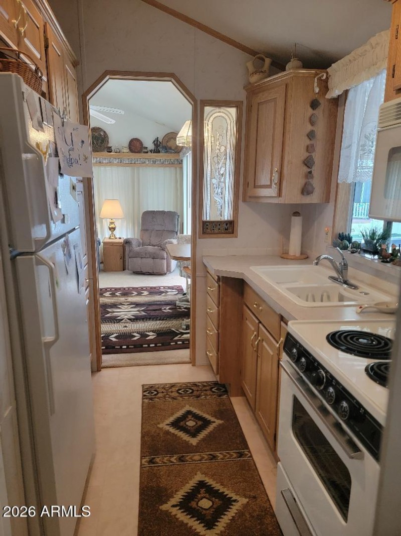 220 kitchen looking into fam room