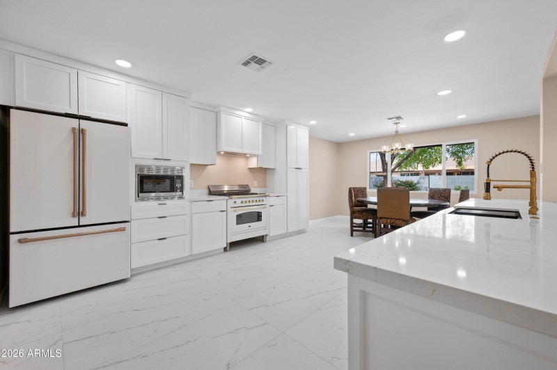 297 S Hacienda Cir